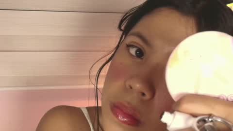 Snapshot of emily_sweett12 chatting on September 22, 12:58 pm Emily online show from September 22, 12:58 pm