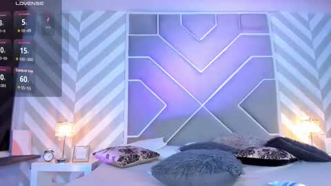 Emily White online show from November 15, 10:33 pm