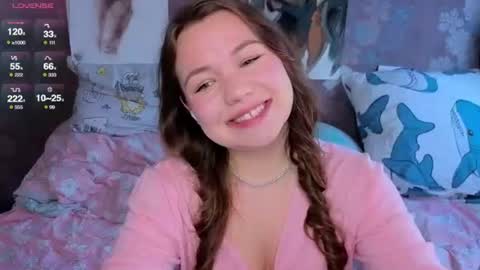 artist Emily online show from July 14, 3:22 am