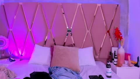 Emily online show from May 3, 3:32 am