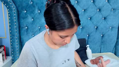 Emily online show from November 21, 8:22 pm