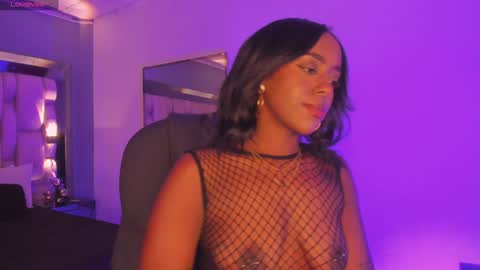 Snapshot of emilyhaan_ chatting on January 19, 7:58 pm Emily online show from January 19, 7:58 pm