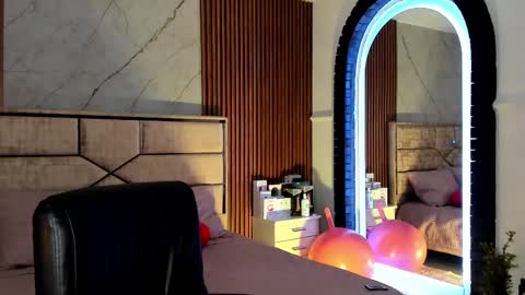 Snapshot of emilyhendrix_ chatting on September 26, 8:28 pm Emily Hendrix online show from September 26, 8:28 pm