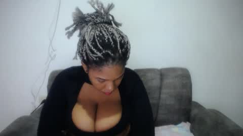 Emilyhines online show from May 30, 9:43 pm