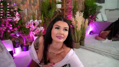 Snapshot of emilyhudsson chatting on September 22, 5:55 pm Emily  online show from September 22, 5:55 pm