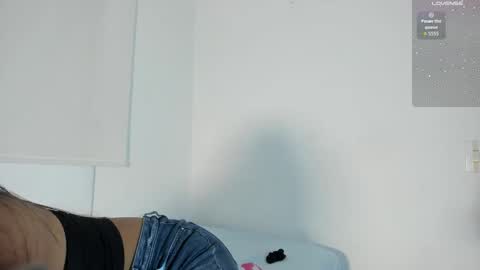 Snapshot of emilyjhons3 chatting on October 17, 11:57 am Emily online show from October 17, 11:57 am