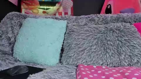 Snapshot of emilyjhonson_1 chatting on February 17, 1:22 pm Emily Jhonson online show from February 17, 1:22 pm