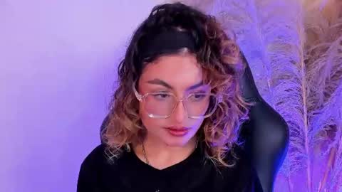 Emilyjonnes  online show from June 11, 3:58 am