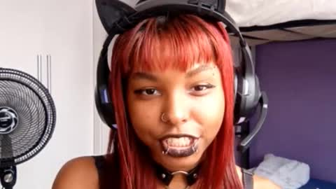 Emily Livos online show from March 21, 2:33 pm