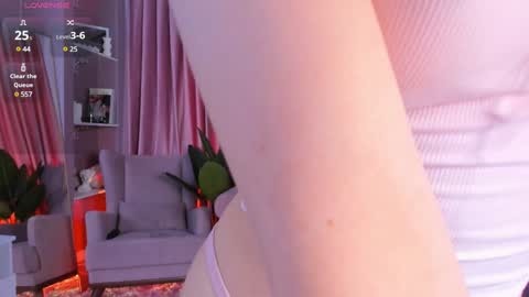 Hey i am  Emily     am -  pm online show from December 29, 9:17 am