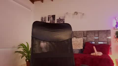 emilyrousex online show from June 13, 2:36 pm