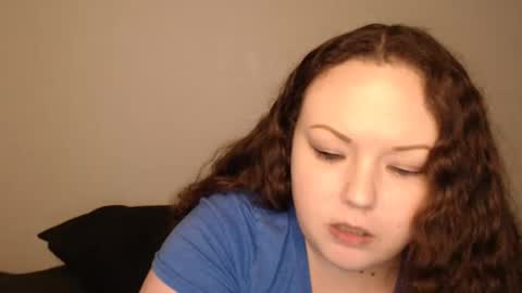 Snapshot of emilysgotissues chatting on December 9, 11:24 pm Emily Bankz online show from December 9, 11:24 pm