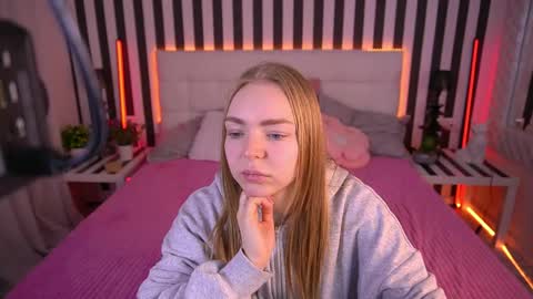  MY NAME IS Emily WELCOME EVERYONE I WILL BE HAPPY TO GIVE YOU WHAT YOU HAVE DREAMED OF FOR SO LONG online show from April 15, 6:25 am