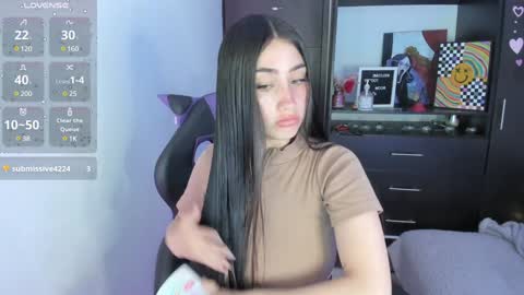 Snapshot of emilytafur chatting on January 13, 6:38 pm Emy online show from January 13, 6:38 pm