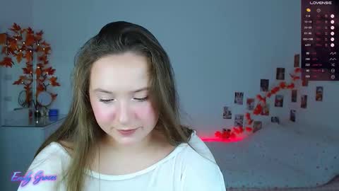 Snapshot of emilyxgrasez chatting on September 19, 12:53 am Emily online show from September 19, 12:53 am