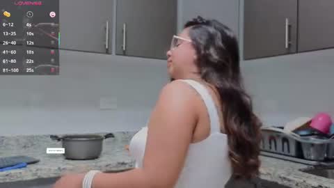 emilyy_cooperr online show from June 12, 1:08 pm