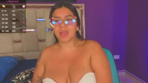 emilyy_cooperr online show from June 26, 12:17 pm