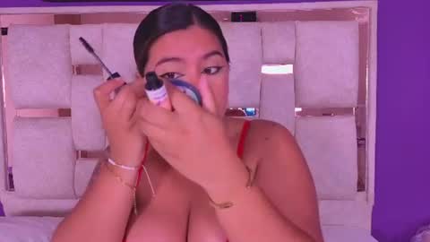 emilyy_cooperr online show from July 18, 12:29 pm