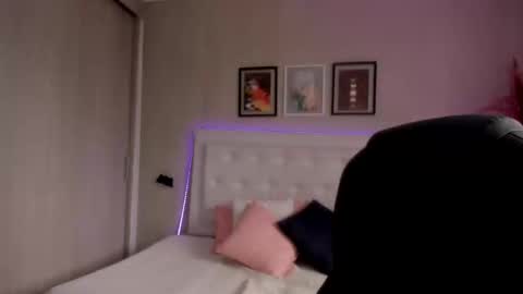 Emma online show from February 21, 4:30 pm