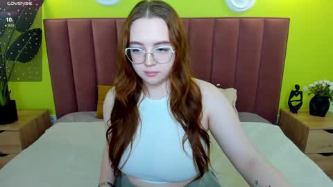 emma_adorablle online show from March 6, 1:37 am