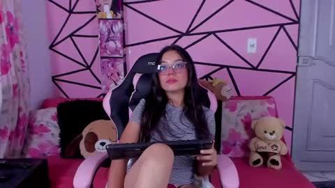 Emma online show from July 1, 9:14 pm