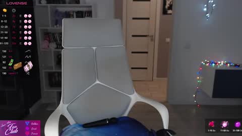 Emma online show from March 7, 8:33 pm