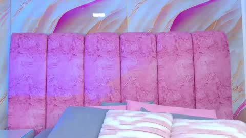 Emma online show from March 19, 3:33 am