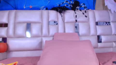 Emma online show from October 28, 3:23 am