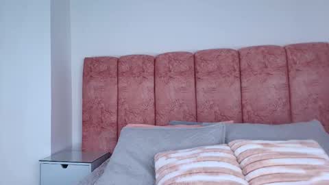 Emma online show from November 12, 3:04 am