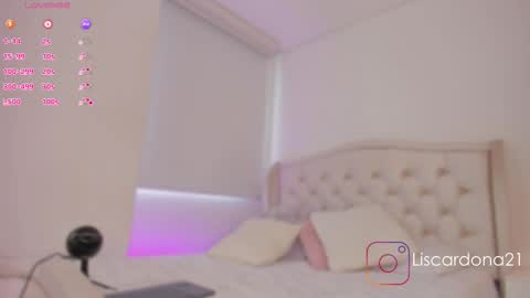 Snapshot of emma_dee chatting on March 6, 3:45 pm emma_dee online show from March 6, 3:45 pm