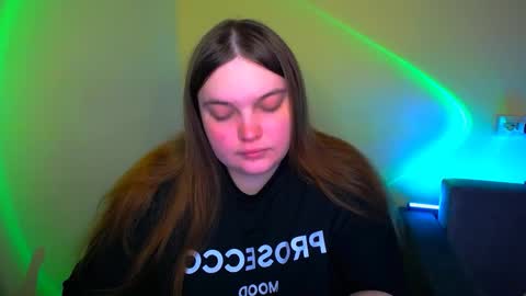 Snapshot of emma_dorn chatting on September 21, 1:21 pm Eva online show from September 21, 1:21 pm