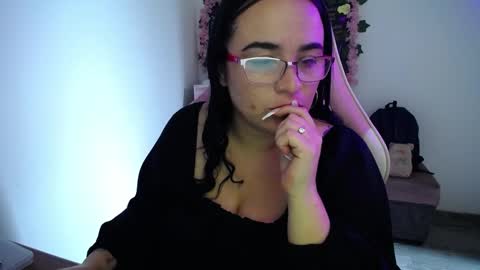 Snapshot of emma_evans07 chatting on March 5, 1:50 pm emmy online show from March 5, 1:50 pm