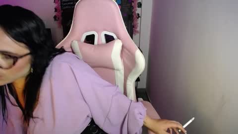 Snapshot of emma_evans07 chatting on January 10, 5:34 pm emmy online show from January 10, 5:34 pm