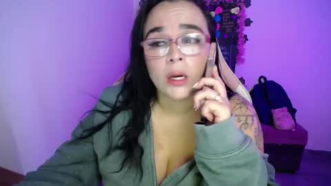 Snapshot of emma_evans07 chatting on March 4, 3:37 pm emmy online show from March 4, 3:37 pm