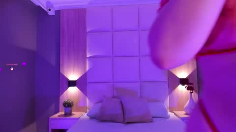 E M M A online show from October 28, 2:39 am