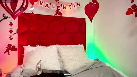 Emma 3 online show from February 16, 1:00 pm