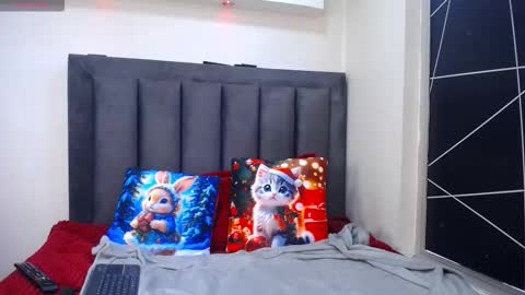 Emma 3 online show from December 17, 8:24 pm