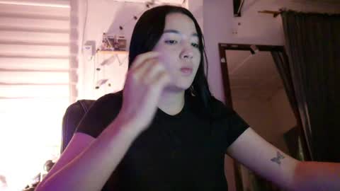 emma_johnson_ online show from December 24, 12:22 am