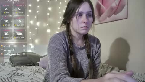 emma_just online show from December 14, 8:25 pm
