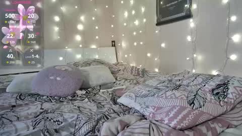 emma_just online show from March 14, 9:21 am