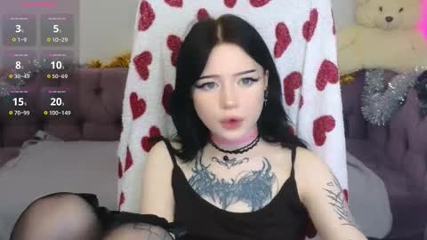 emma_kirks online show from December 23, 10:41 am