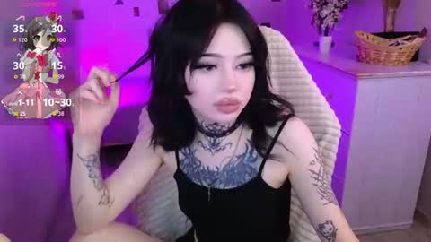 emma_kirks online show from June 15, 12:38 pm