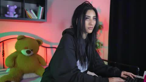 Emma online show from October 2, 9:25 am