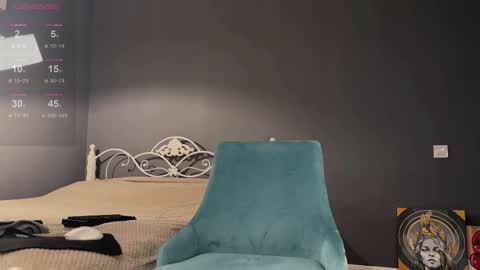 Emma Voss online show from September 20, 4:05 pm