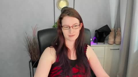 emma online show from July 28, 12:48 pm