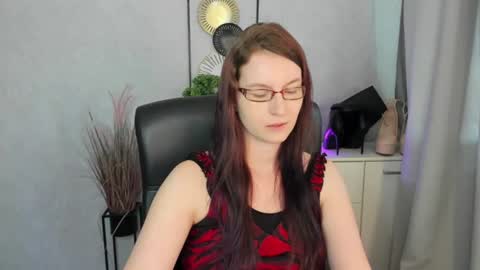 emma online show from July 28, 12:23 pm