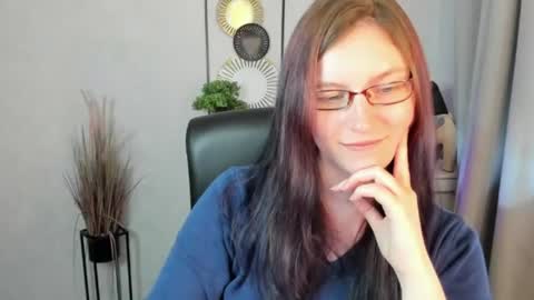 emma online show from July 14, 10:21 am