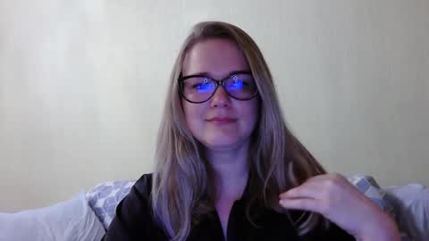 Snapshot of emma_misty_ chatting on October 20, 5:38 pm emma_misty_ online show from October 20, 5:38 pm