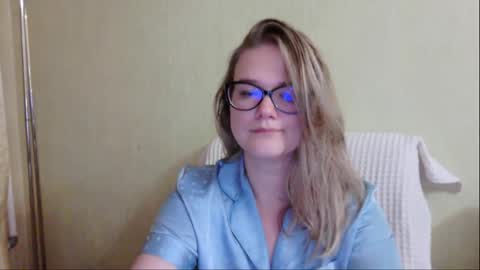 Snapshot of emma_misty_ chatting on October 17, 5:49 pm emma_misty_ online show from October 17, 5:49 pm