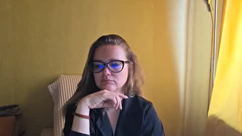 Snapshot of emma_misty_ chatting on October 3, 6:29 am emma_misty_ online show from October 3, 6:29 am